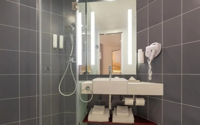 Ibis Thane