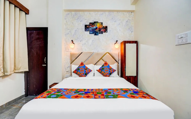 Fabhotel Dream Palace I