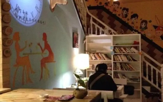 Many People Inn West Street