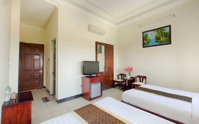 Green Moon Beach Hostel
