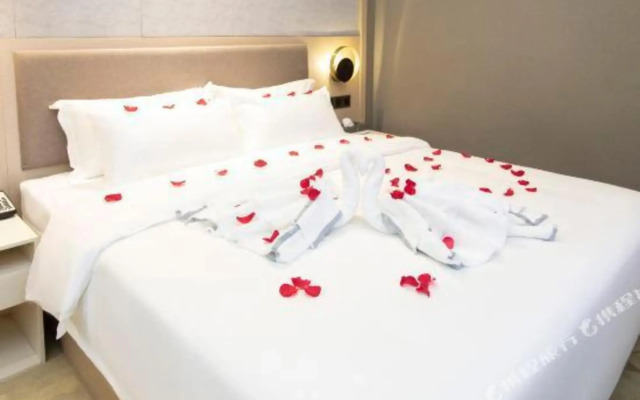 Yeste International Hotel (Ceramics Center)