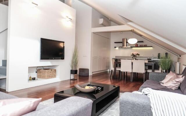 #stayhere - Spacious Luxury Town Hall 3BDR Apartment