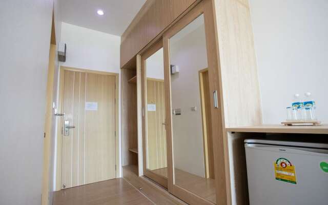 O2 Hotel Lopburi