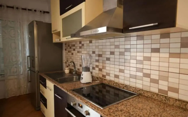 Tirent Apartment -Cozy 1-Bedroom Stay at Shkëmbi i Kavajës 2