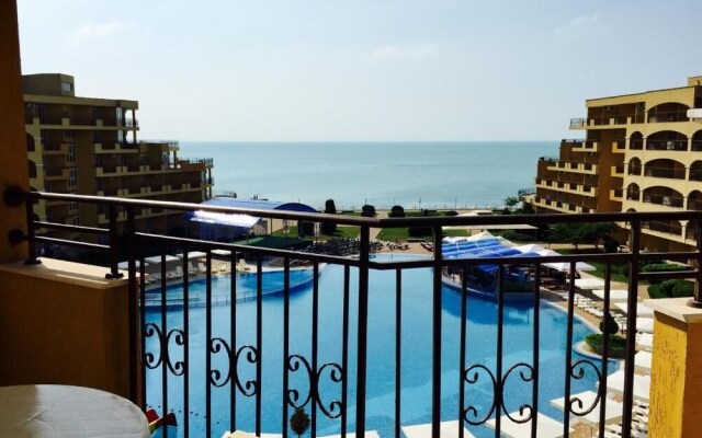 Aheloy Palace Apartments
