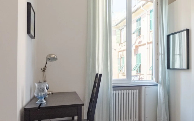 JOIVY Spacious Family Apt For 4, In Carignano, Genoa