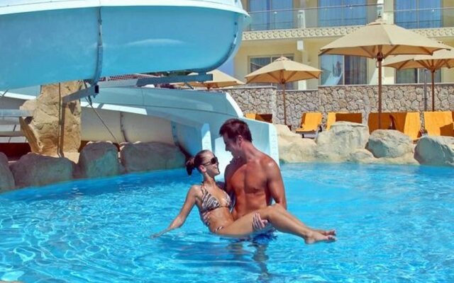 Xperience Sea Breeze Resort