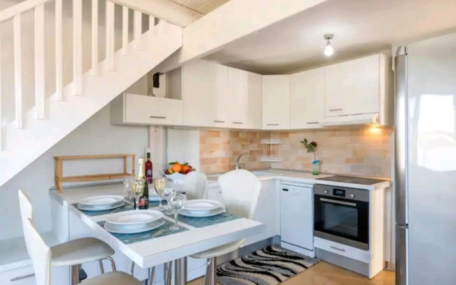 Govino Bay Luxury Beach Loft Apartment