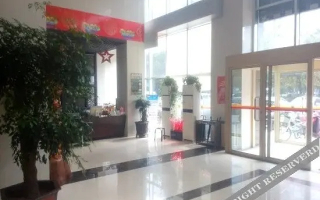 Super 8 Hotel Weifang Shengli Dong Jie