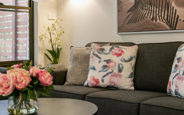 Calinda Sol 2 @ Clarkes Beach