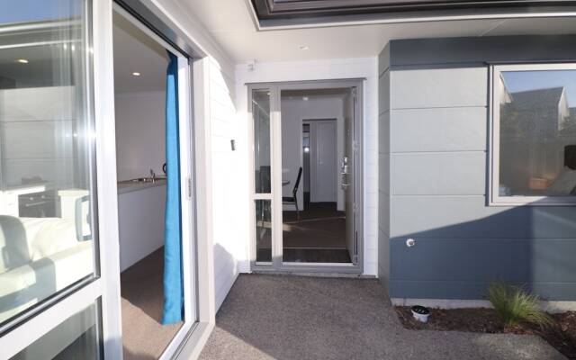2 Brm Apartment 2 on Jones Crescent