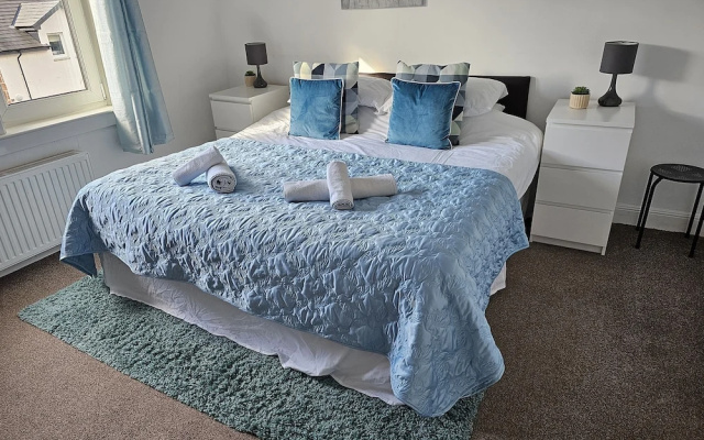 Snug - Meadhan Apartment