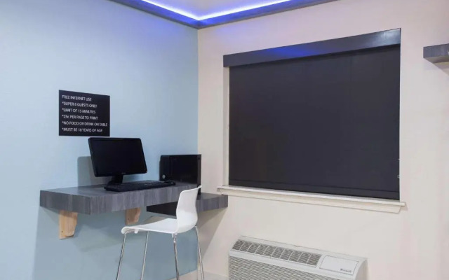 Super 8 Claremore OK