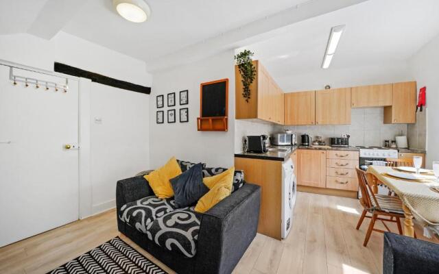 Cosy 3 bedroom house in the heart of Canterbury