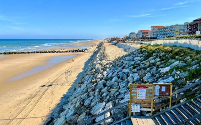 Beautiful Villa Near the Beach