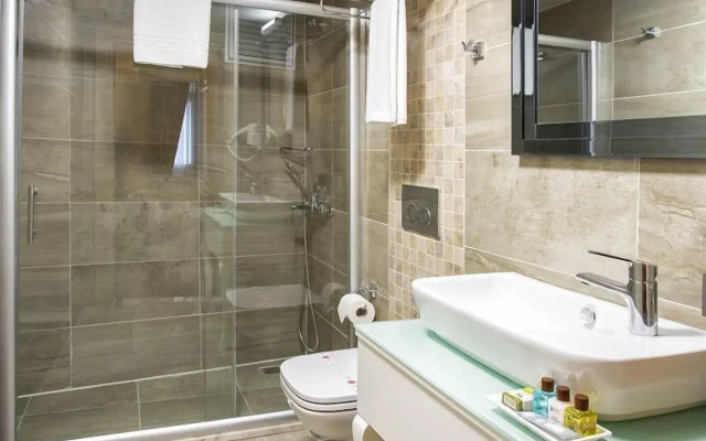 Perla Arya Hotel