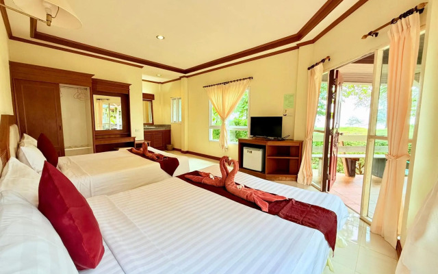 Lanta Palm Beach Resort