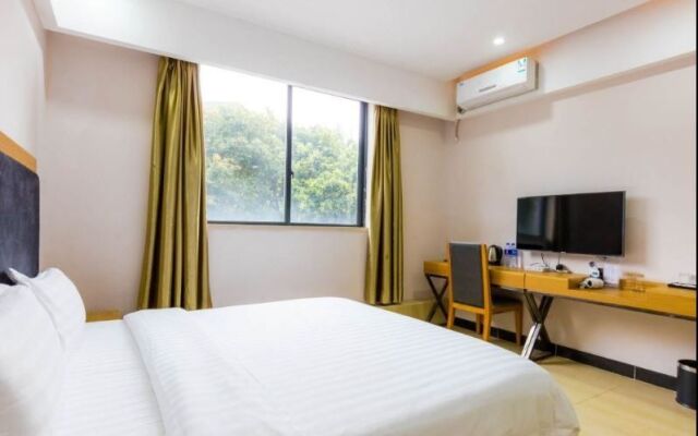 Jinlizhou Hotel (Gongbei Port Light Rail Station)