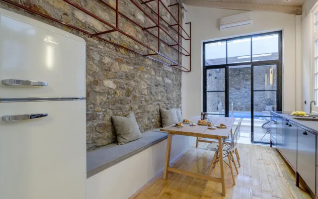 Incomparable Plaka s Lux 2bdrm Apt w Pvt Heated Pool
