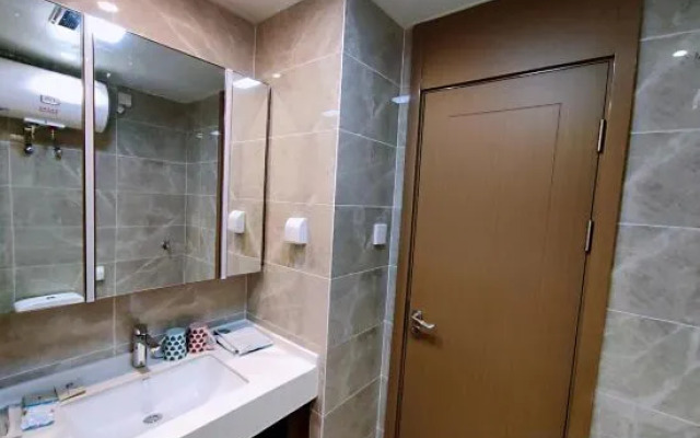 Pingdu Manyu Light Luxury Viewing Apartment (Zhongjie Times Square)