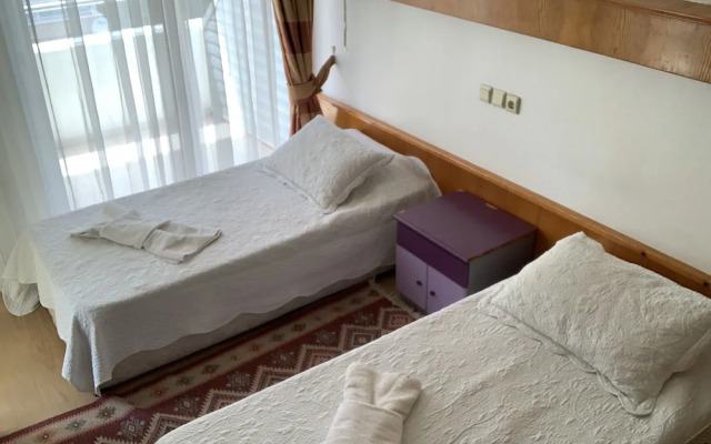 Yuksel Hotel