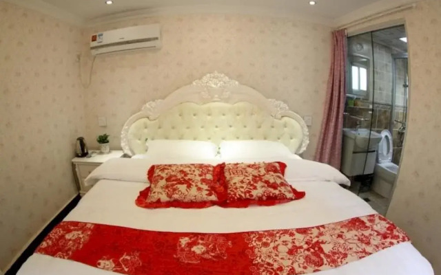 Moonover Xitang Hotel