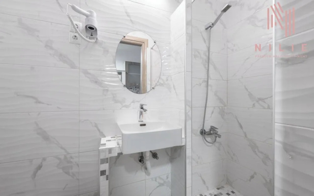 Azur Residences, Nilie Hospitality MGMT