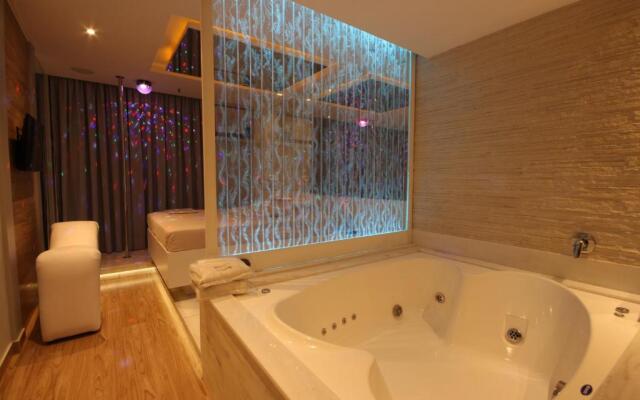 Love Time Hotel - Adult Only