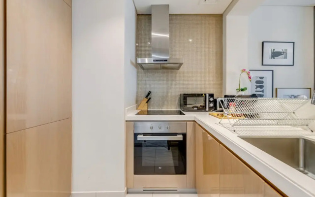 GLOBALSTAY. DAMAC Tower Paramount