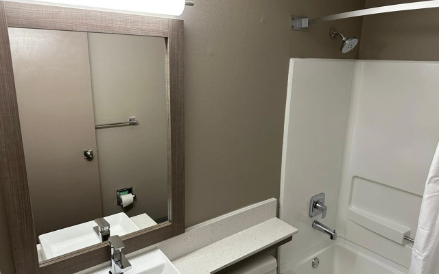 Super 8 By Wyndham Belleville