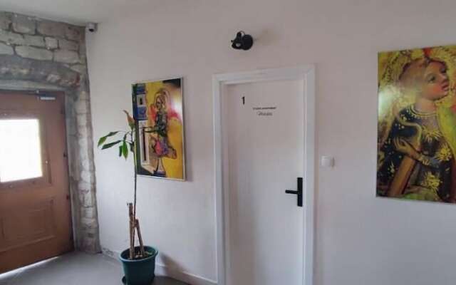 Studios Kadena