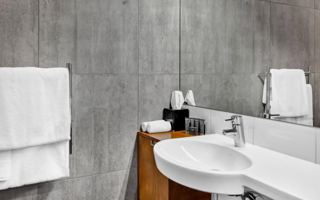 King and Queen Hotel Suites