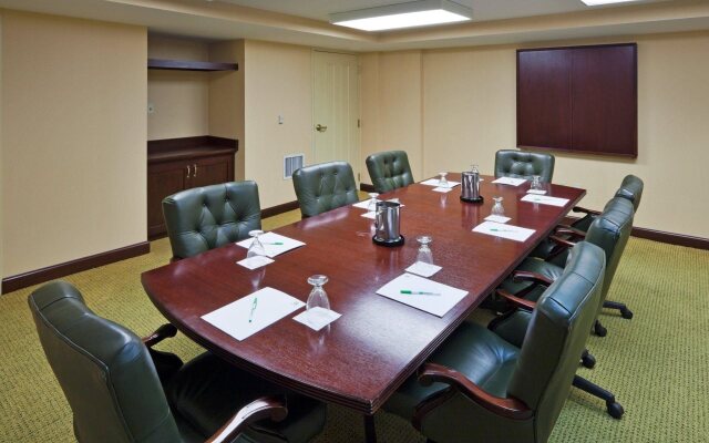 Holiday Inn Chantilly-Dulles Expo Center by IHG
