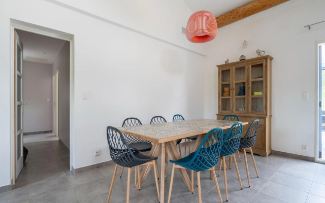 Cosy Holiday Home With Pool