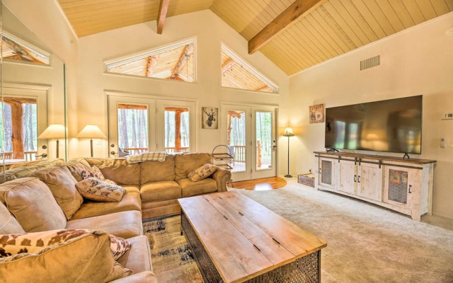 Wooded Yard, Gas Grill: Lush Pinetop Retreat