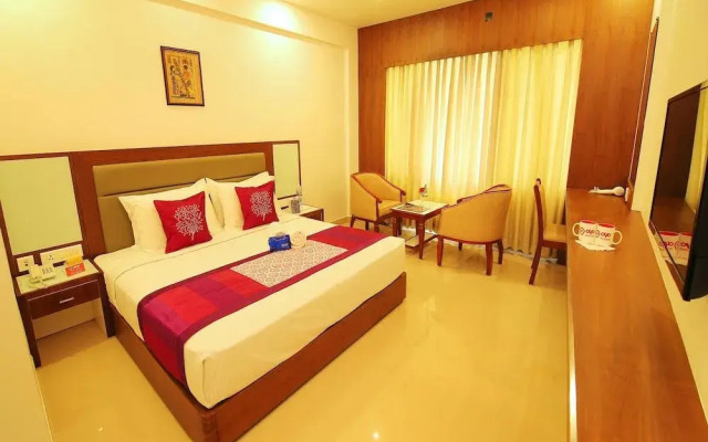 OYO Premium Alleppey Iron Bridge