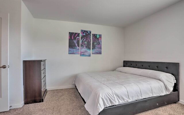 Spacious Denver Townhome Near Central Park!