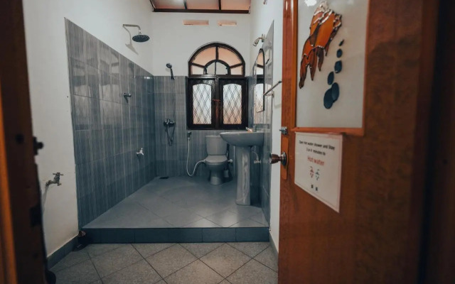 Lilly Palace Villa Guest House