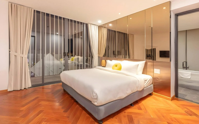 Len's Hotel