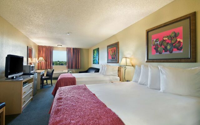 Oxnard Inn Lancaster