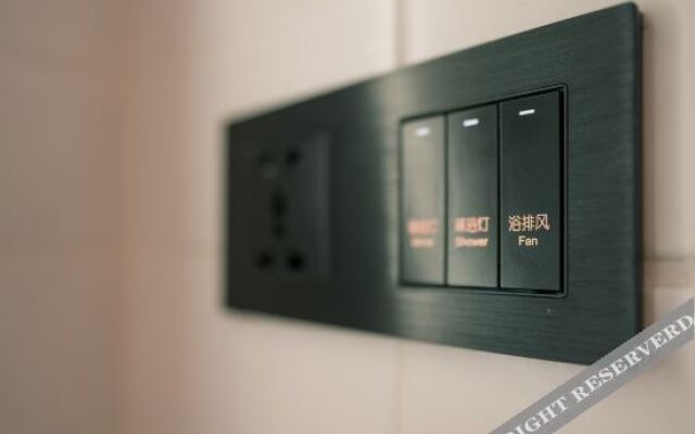 Hangzhou Yunrui@Hotel (Linping Yintai Department Store Pedestrian Street)