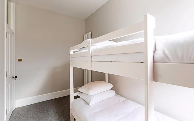 Lovely Bishops Park Flat