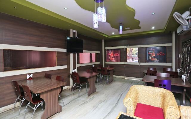 OYO 13288 Hotel Rajashree Inn