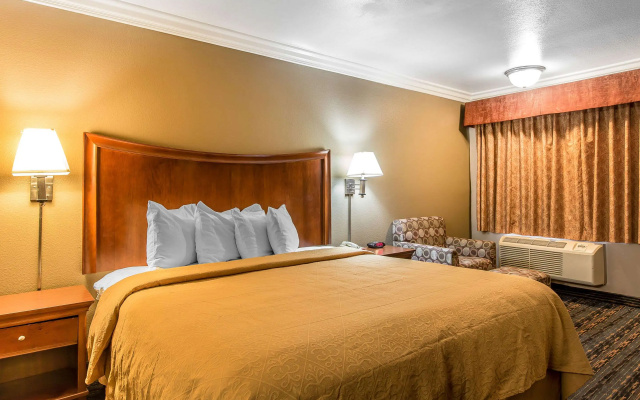 Quality Inn Lake Elsinore I-15