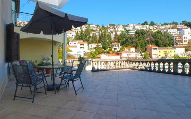 Apartment Riva Rabac 1825