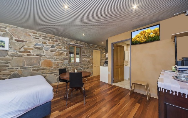 1860 Wine Country Cottages – Guest Rooms – Springton