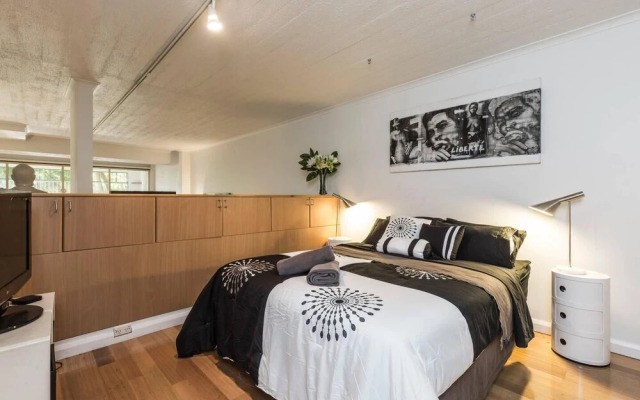 Adelaide 4 Bedroom House with Pool