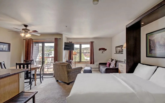 River Mtn Lodge E205