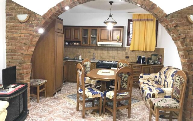 House With 2 Bedrooms In Berat With Wifi