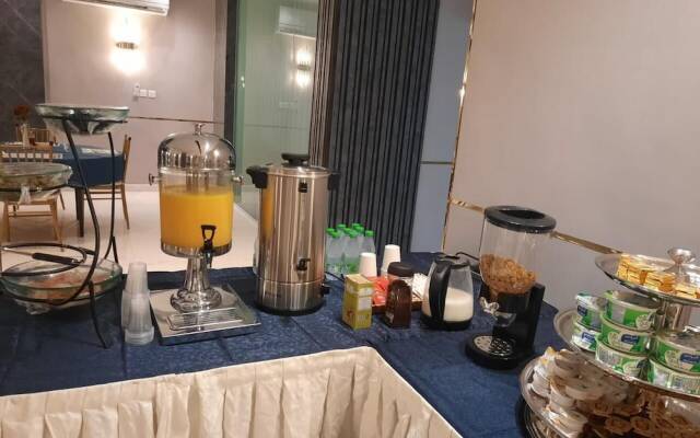 Sweet Land Hotel